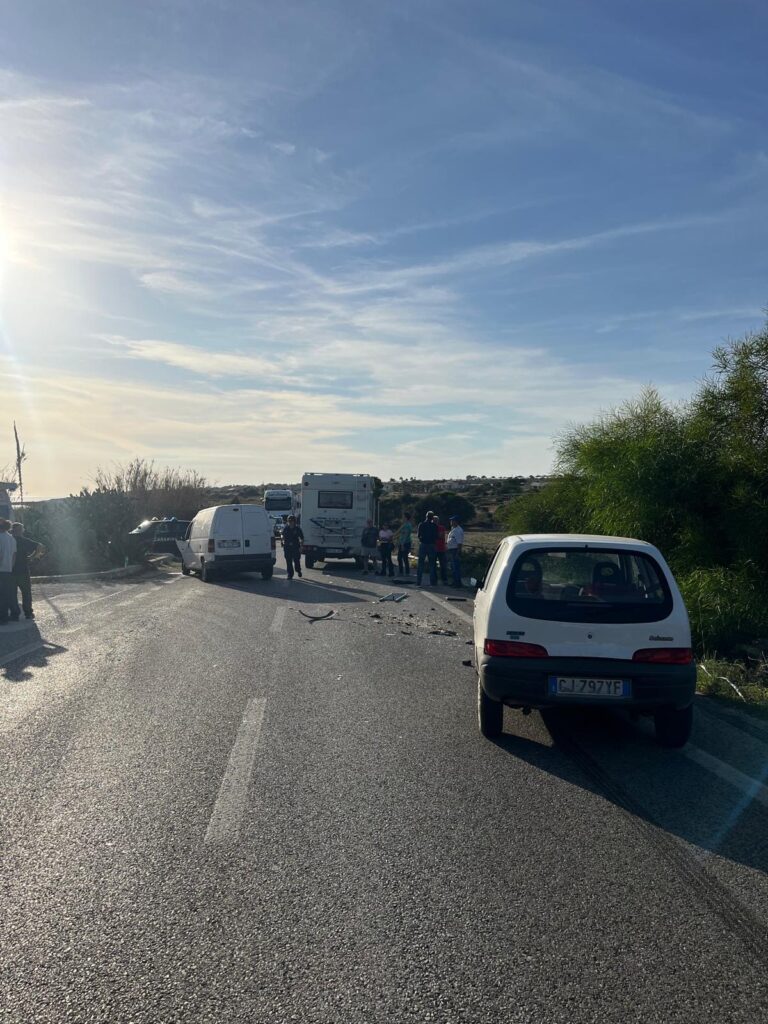 Incidente fra 4 mezzi nella litoranea per Sampieri
