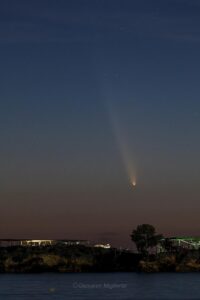 La cometa C/2023 A3 tsuchinshan atlas vista da Punta Braccetto