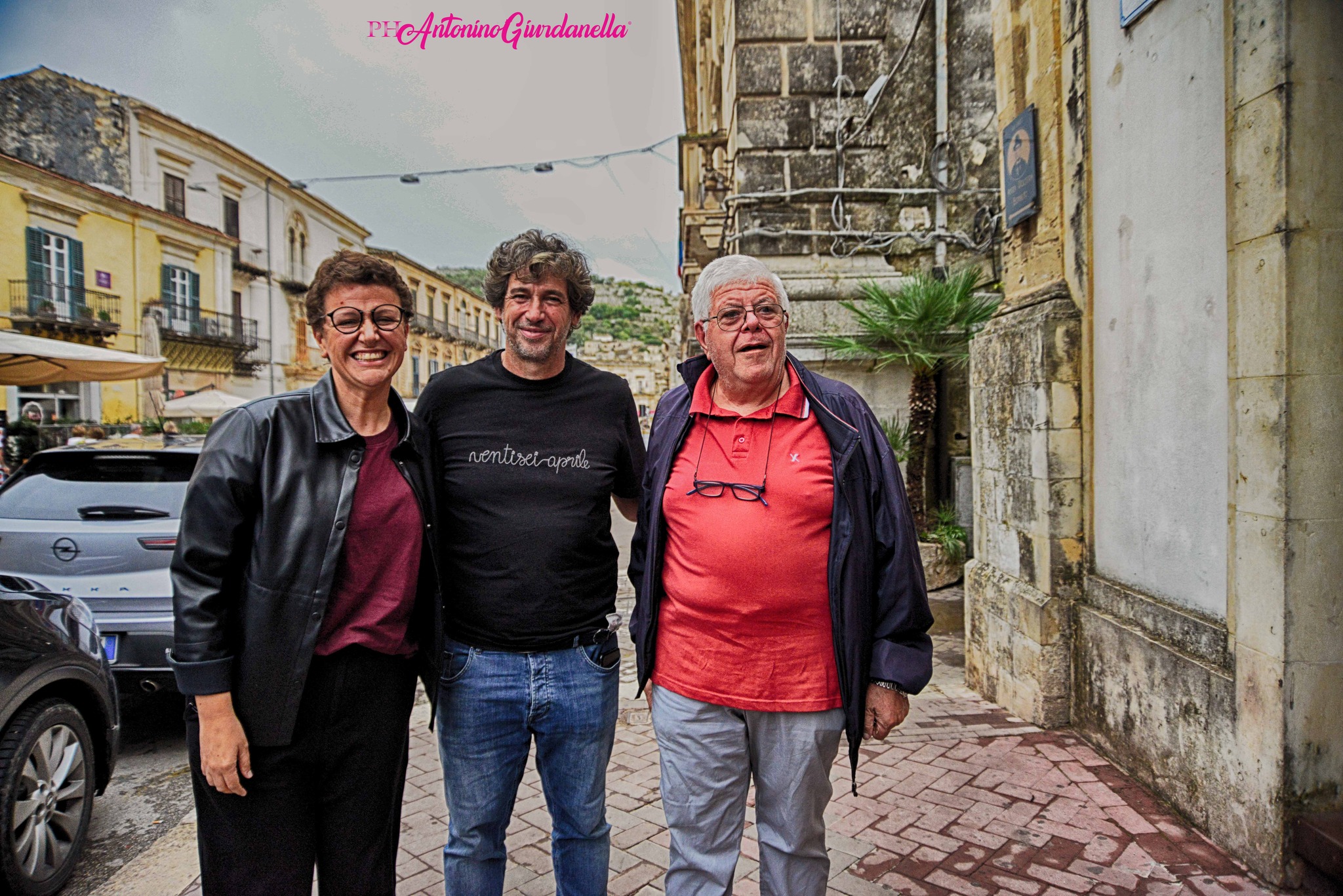 Demetrio Albertini a Modica in visita turistica