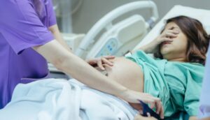Modica, salvo il parto giovane mamma alla 38esima settimana di gravidanza