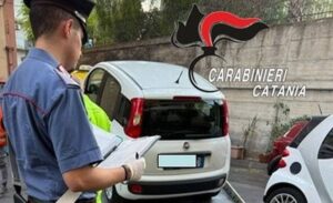Le auto rubate a Catania nascoste in un cortile condominiale