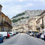 L'incubo di vivere in corso Umberto a Modica