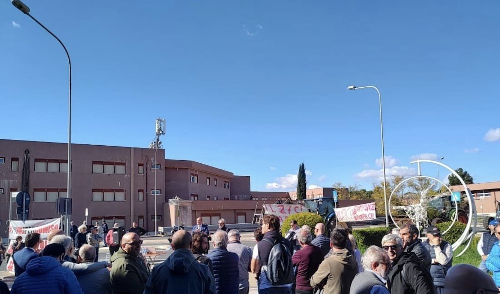 Aeroporto di Comiso in declino, la protesta. La Regione: vi diamo 3 milioni Aeroporto di Comiso in declino, la protesta. La Regione: vi diamo 3 milioni