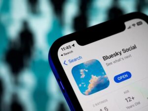 Bluesky, minaccia seria a Twitter: come funziona il nuovo social che sfida quello di Elon Musk