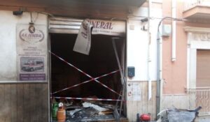 Comiso, individuato il presunto autore dell’attentato all’agenzia di pompe funebri