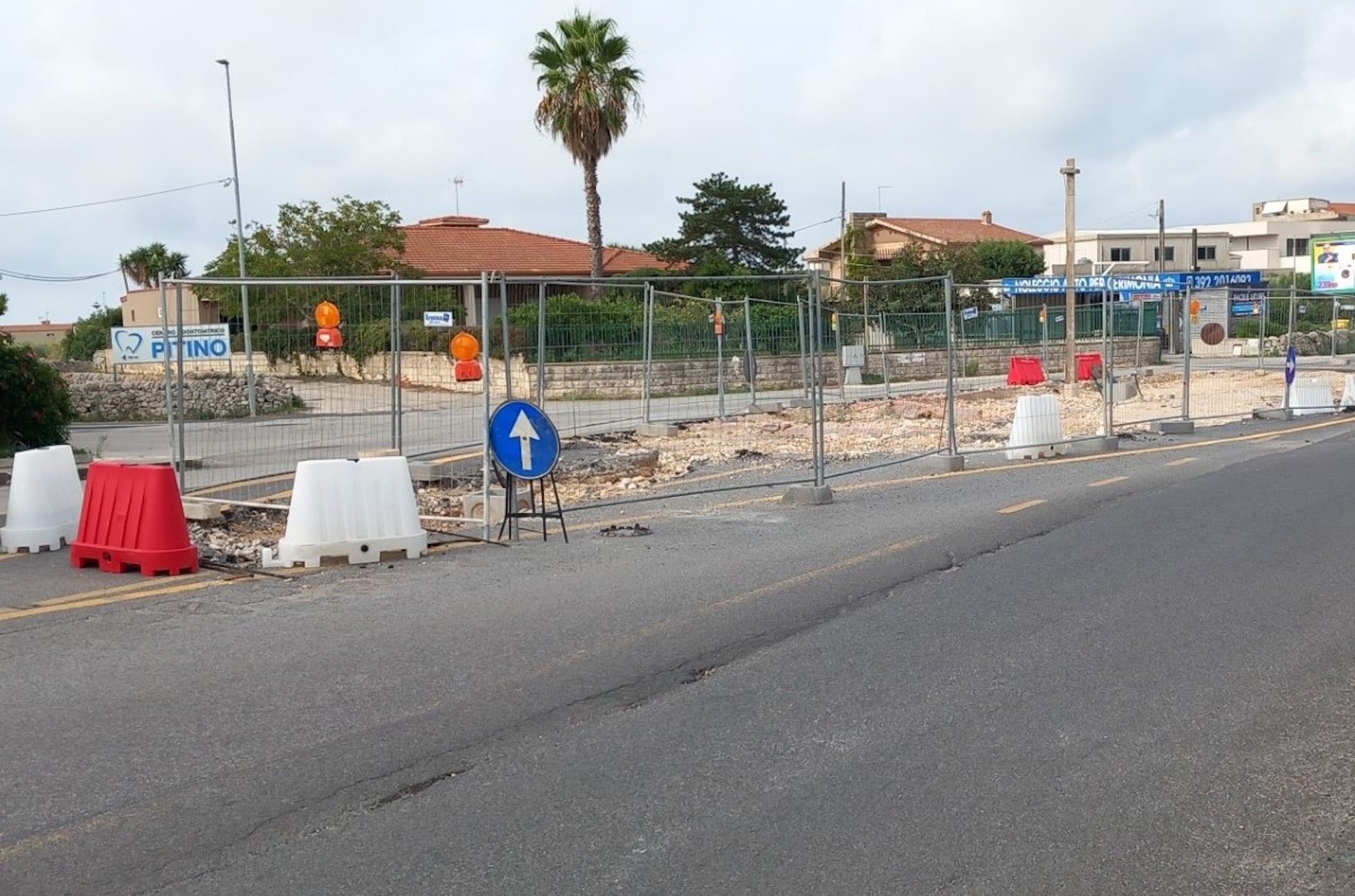 Si asfalta la strada al polo commerciale di Modica