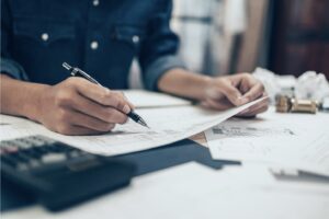 Mercato prestiti in Italia: scendono i tassi e aumentano le richieste