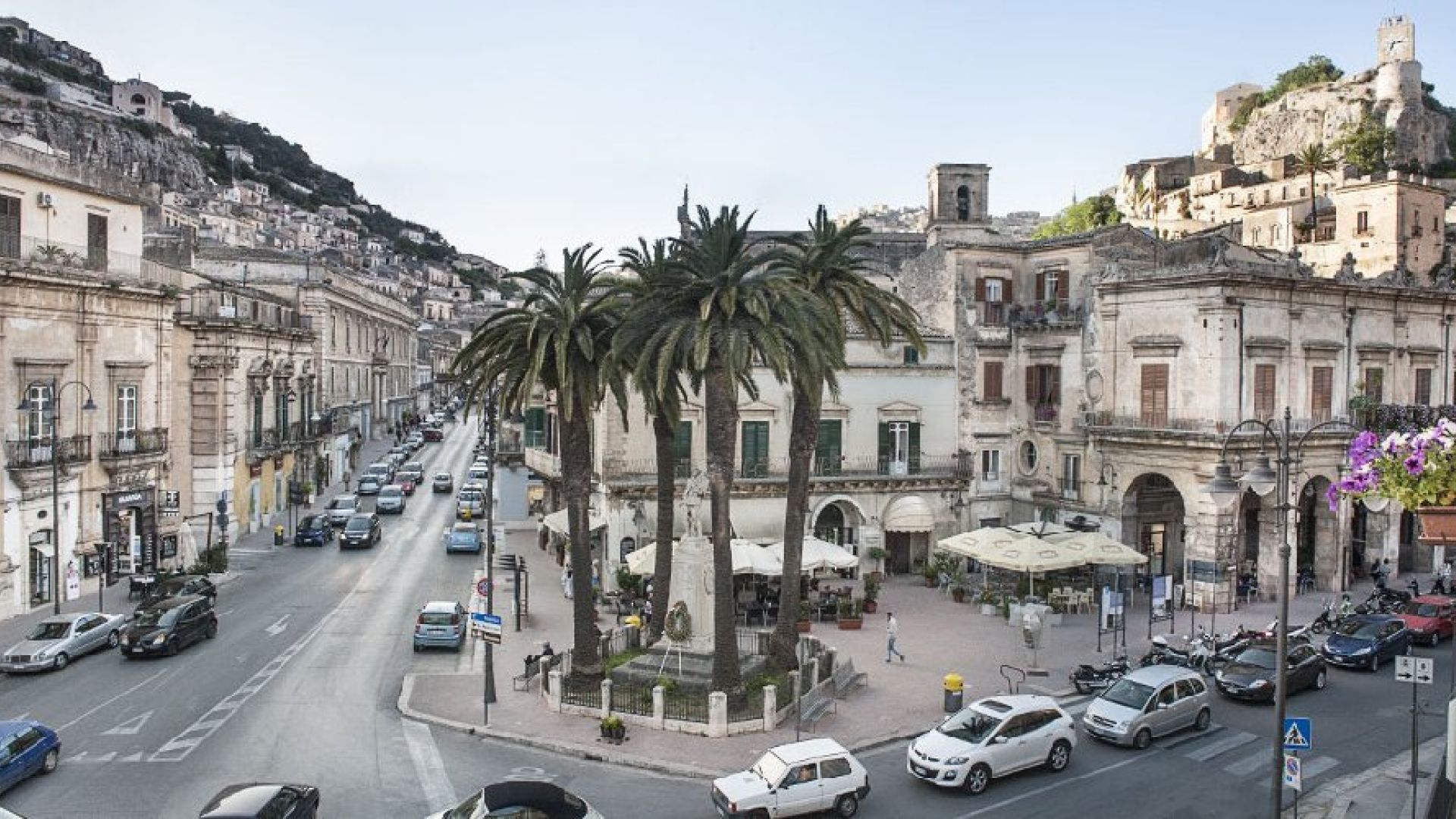 Furto notturno a un orafo di piazza Monumento a Modica
