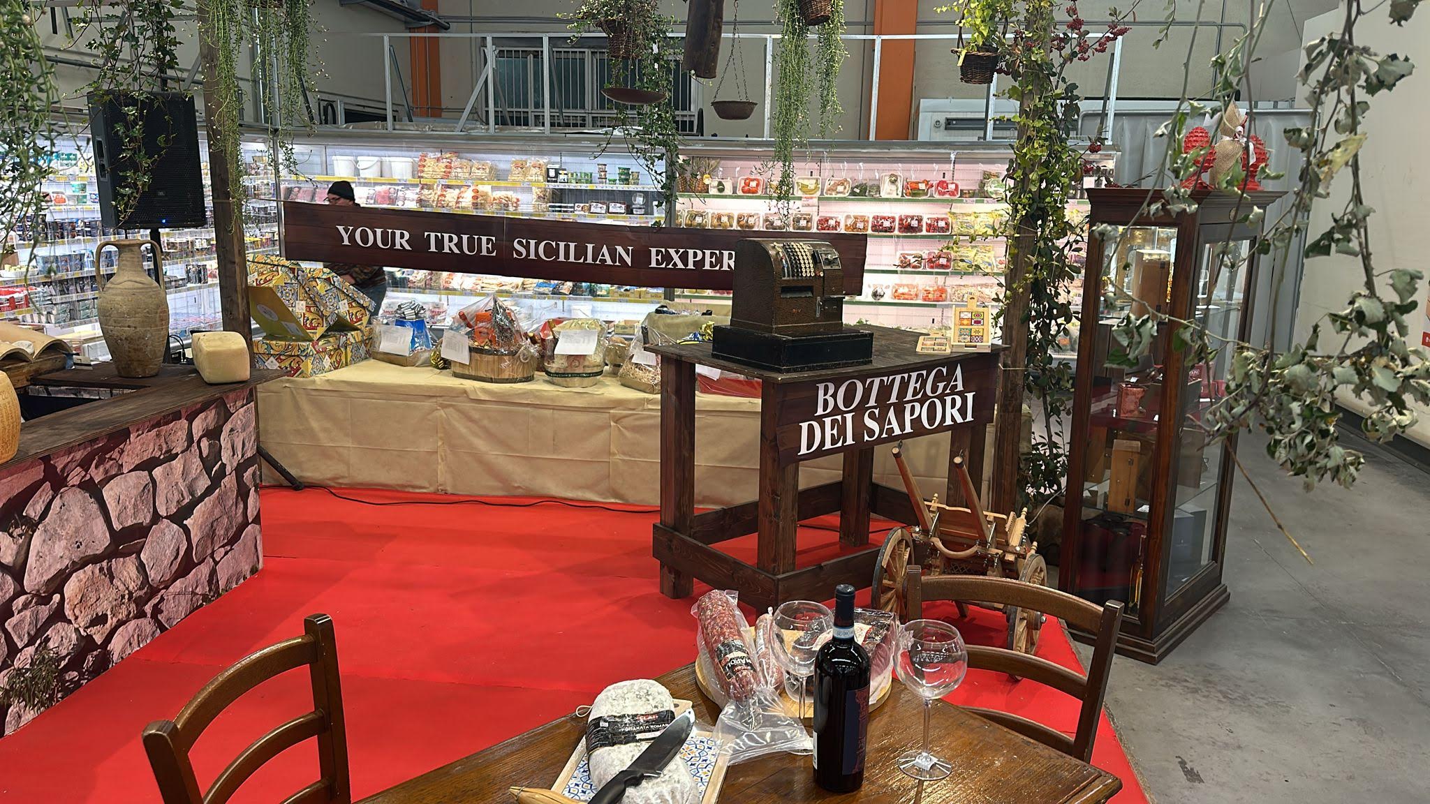 AG Cash& carry a Modica, La bottega dei sapori con le ceste natalizie