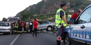 Auto con cinque giovani contro una cisterna sulla Palermo Agrigento, due morti e tre feriti