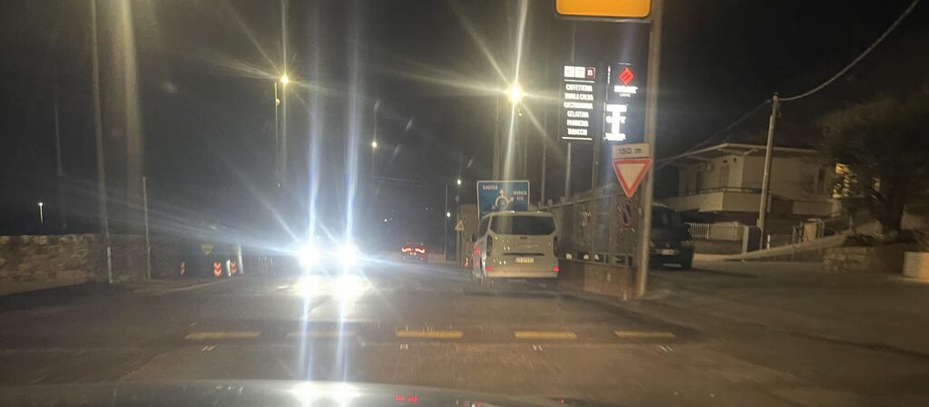 Quel dosso artificiale all'ingresso di Modica venendo dal cimitero