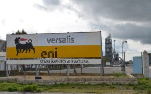 “Versalis sospenda il decomissioning, serve chiarezza sulla riconversione di Ragusa”