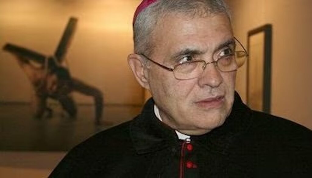 Peculato con i soldi dell&rsquo;8X1000: l&rsquo;ex vescovo di Trapani Miccich&egrave; assolto e prescritto