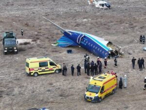 Aereo precipita in Kazakistan, 67 le persone a bordo, 42 morti