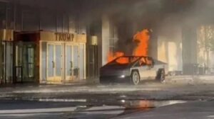 Tesla Cybertruck è esplosa causando la morte di una persona. VIDEO