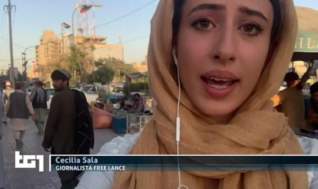 Cecilia Sala: &laquo;Dormo per terra, mi hanno anche tolto gli occhiali&raquo;