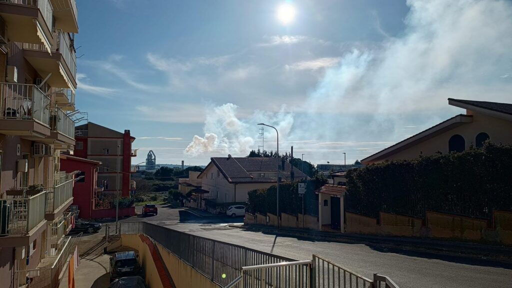 I fumi degli impianti industriali a Ragusa