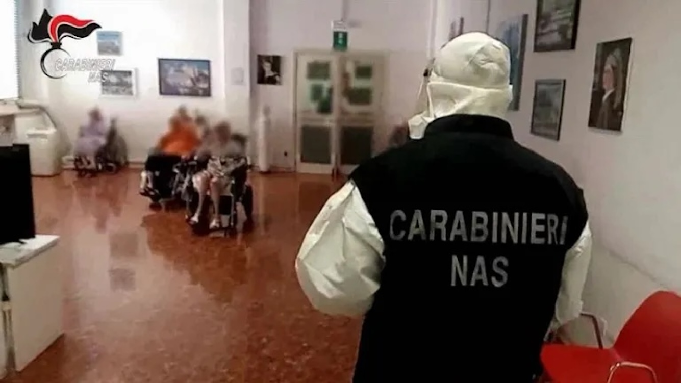 Ragusa, blitz dei Nas in una Casa di Riposo: persone fermate e struttura chiusa Ragusa, blitz dei Nas in una Casa di Riposo: persone fermate e struttura chiusa