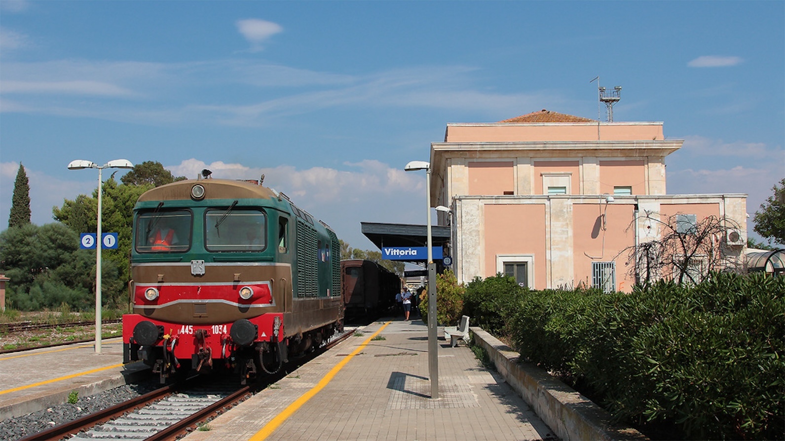 Un ferito in prossimità della ferrovia di Vittoria