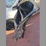 Pozzallo, apre lo sportello, passa una donna su una C-Max e glielo divelle, illeso per miracolo