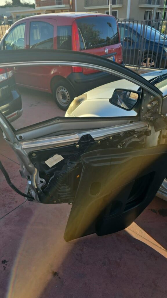 Incidente a Pozzallo, sportello divelto: "Non &egrave; andata proprio cos&igrave;"