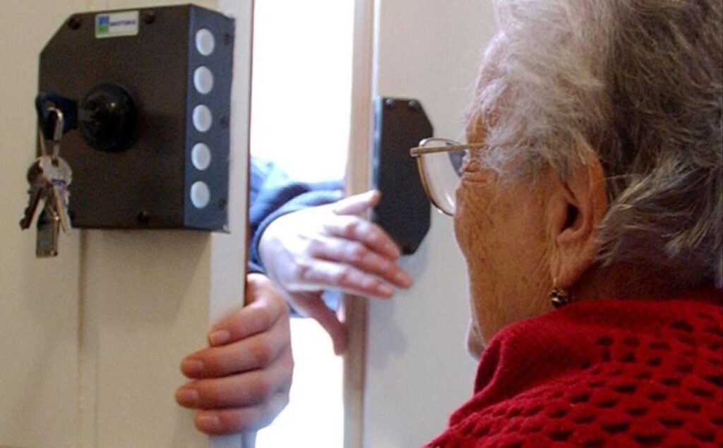 Il 46enne ispicese che rapina gli anziani