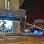 Scicli, semaforo rosso e sbarre alzate al passaggio a livello