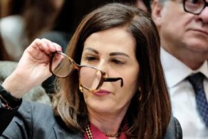 Daniela Santanchè rinviata a giudizio a Milano per i falsi bilanci di Visibilia