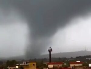 Ciclone, ecco 2 VIDEO della tromba d'aria su Avola e Noto