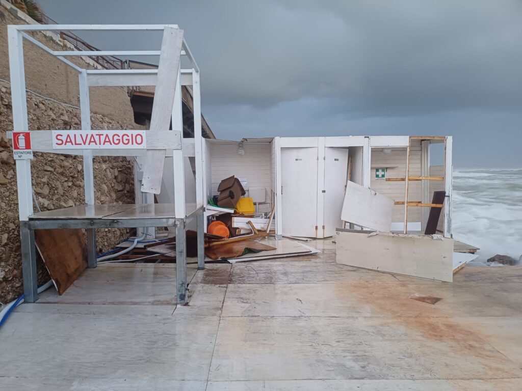 Ciclone, uno chalet distrutto a Pozzallo