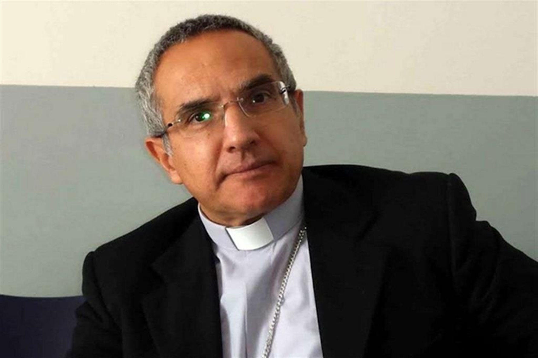 Abusi sessuali in parrocchia, rinvio a giudizio il vescovo Gisana per falsa testimonianza