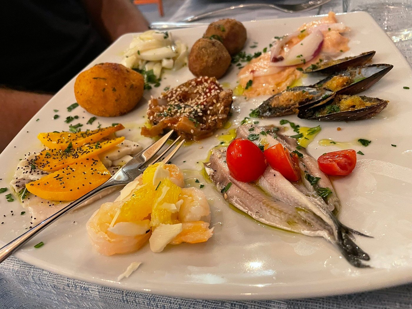 Trattorie tipiche, riapre il 1 febbraio, nei weekend a pranzo, Emporio Caccamo a Marina di Modica