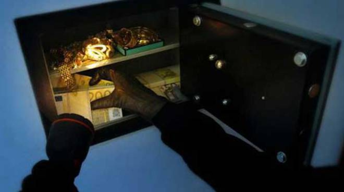 Modica, ladri in azione ai danni di un Compro oro in via Sacro Cuore
