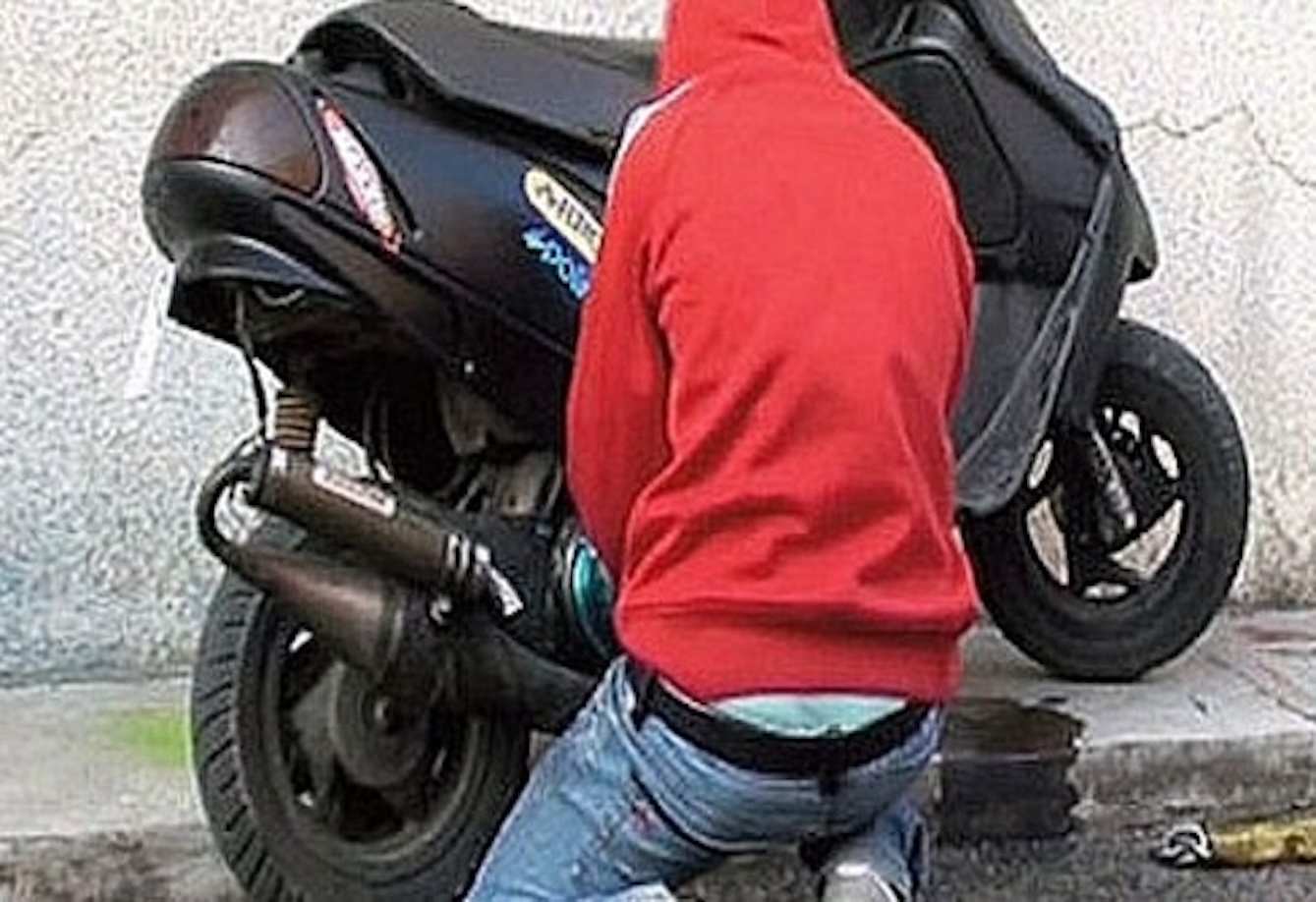 Tunisino ruba una moto in centro a Ragusa, beccato dai carabinieri