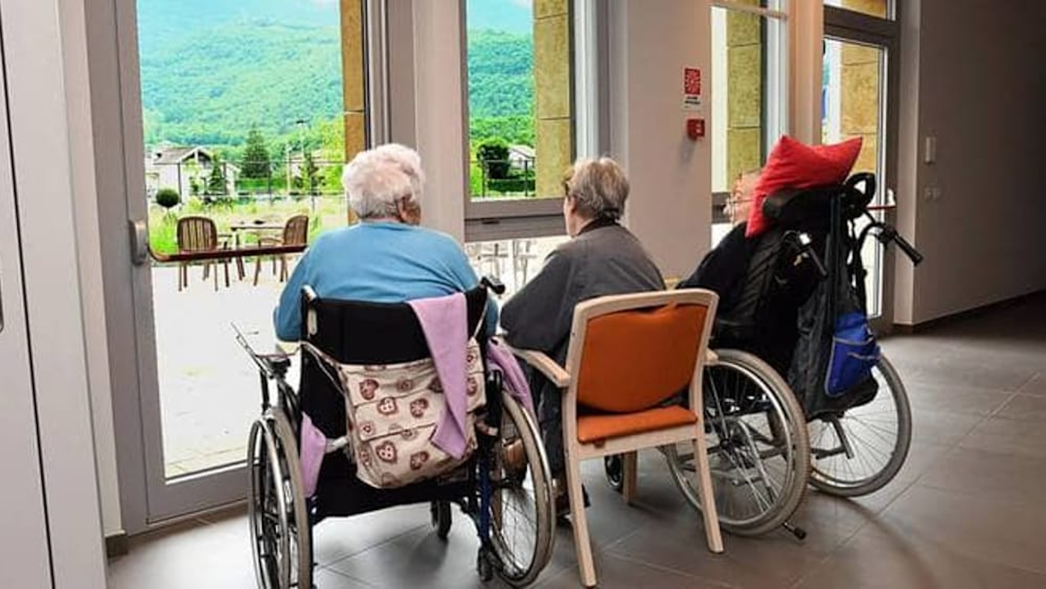 Casa di riposo irregolare, il sindaco di Ragusa sospende l’attività