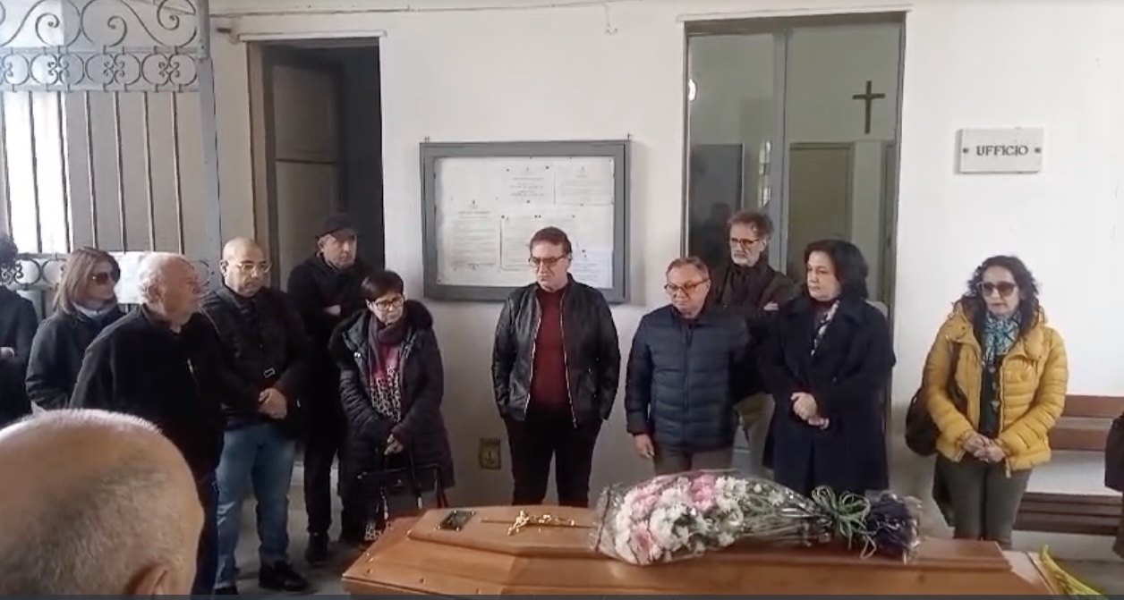 Anziana tenuta morta mummificata in casa, il figlio non è andato al funerale