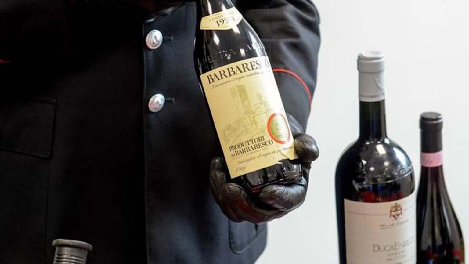 Presi i ladri di bottiglie di alcolici nel ristorante di Ragusa