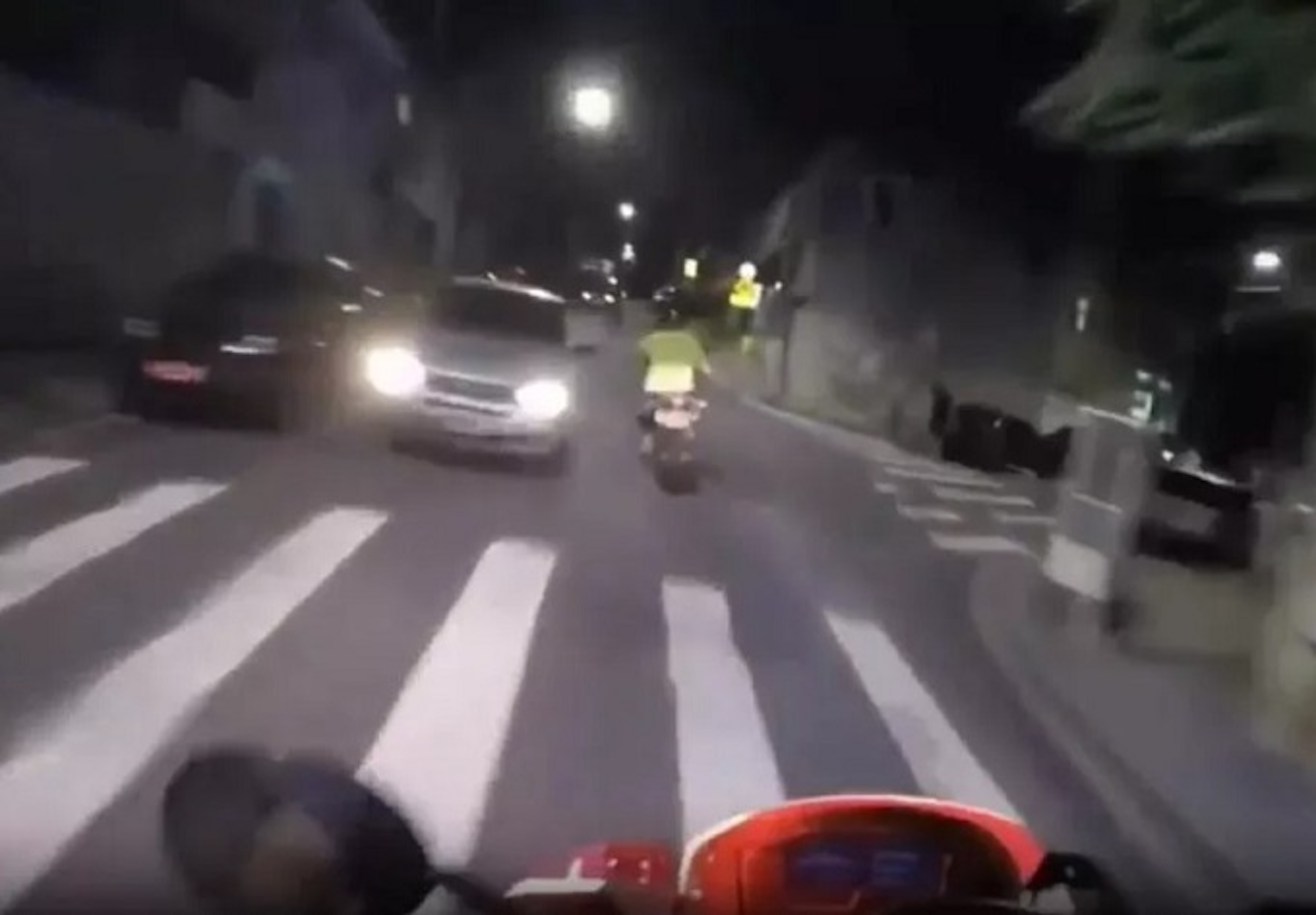Modica, donna in fuga in auto, rischia di investire un agente