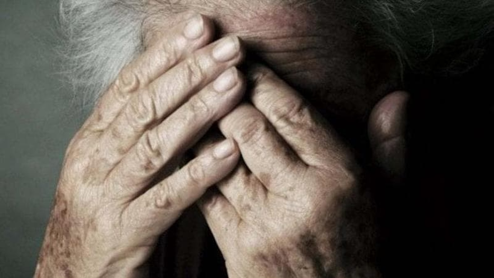 Modica, il 43enne che maltratta la madre