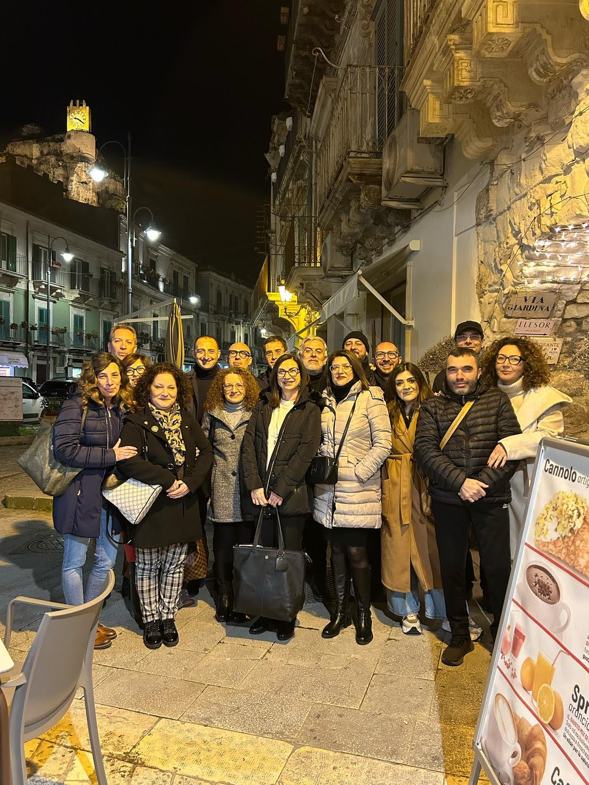 Modica, la rimpatriata dell’istituto Archimede 32 anni dopo. FOTO