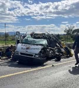 Incidente a Carlentini, è una strage: 3 morti, 5 feriti gravi