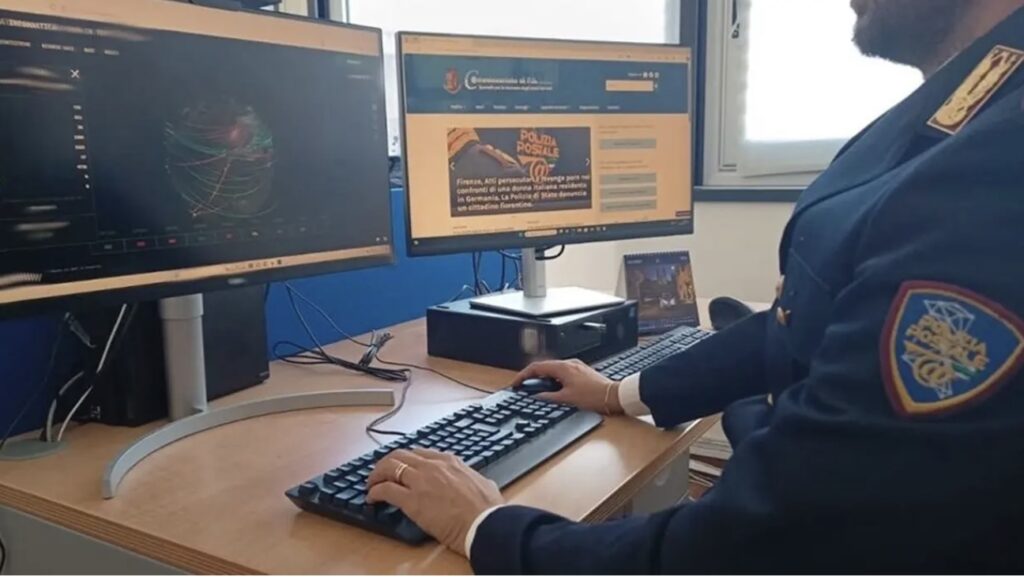 Lei lo lascia e lui per vendetta diffonde foto di lei