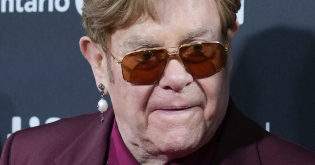 Elton John: &ldquo;Ho scritto una canzone che parla della mia morte, non mi resta molto tempo&rdquo;