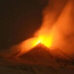 Etna in eruzione: allerta volo rossa, ma aeroporto di Catania aperto