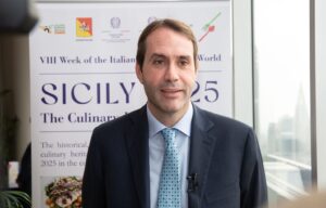 Sammartino resta sospeso dai pubblici uffici