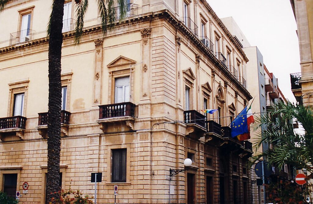 Debiti verso Comune: a processo 8 consiglieri comunali di Vittoria