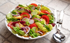 Cibo e arte, a Modica hanno fatto l'insalata mista al Convento del Carmine