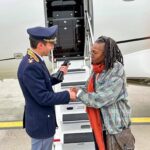 Whoopi Goldberg con aereo privato all'aeroporto di Catania