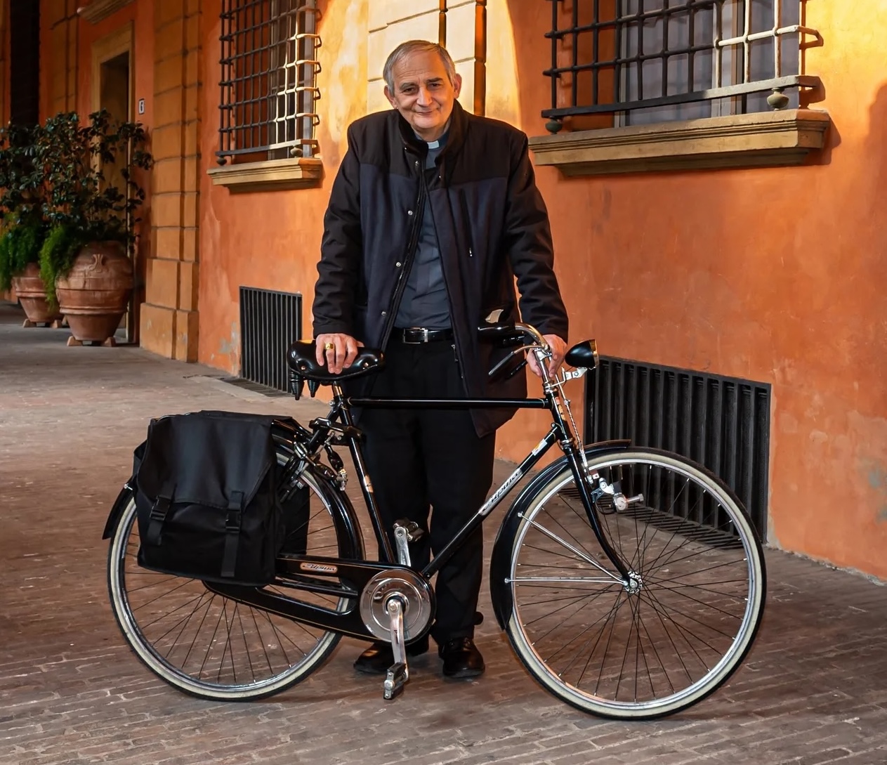 Don Matteo Zuppi, compagno di liceo di De Gregori