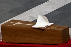 Funerali Papa Francesco, l'addio a un uomo amato